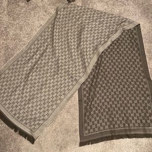 Gucci wool scarf